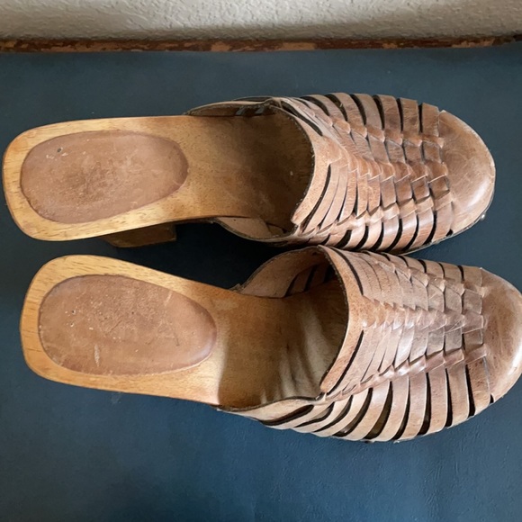 MIA Clogs - Picture 4 of 5